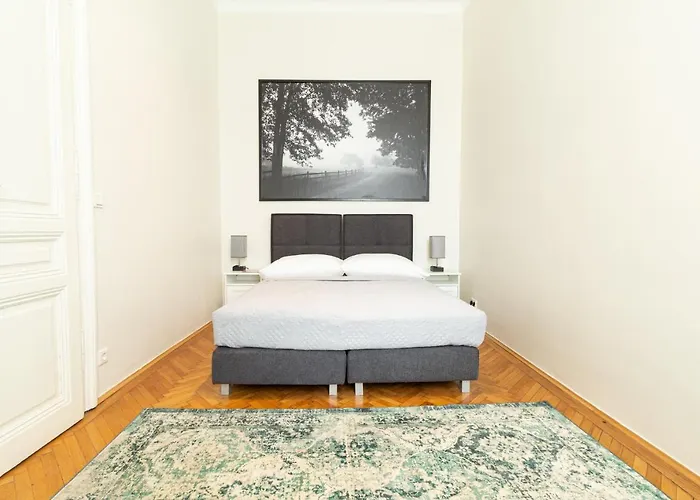 Mariahilfer Strasse Apartment